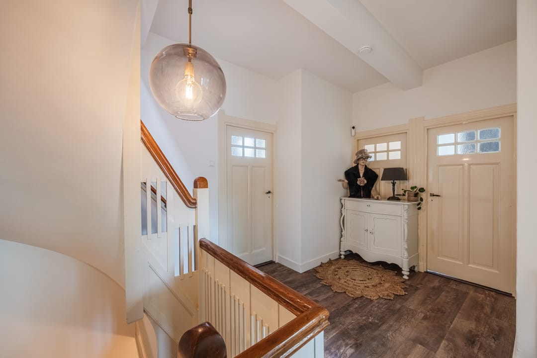 Authentic Architect-Designed Corner House in Desirable Tivoli Neighborhood — 41