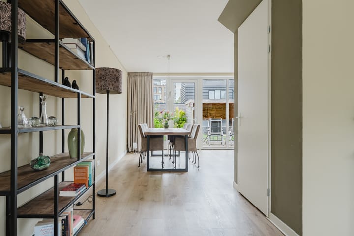 Twee-onder-één-kap te koop: Meineszstraat 37, Heerenveen