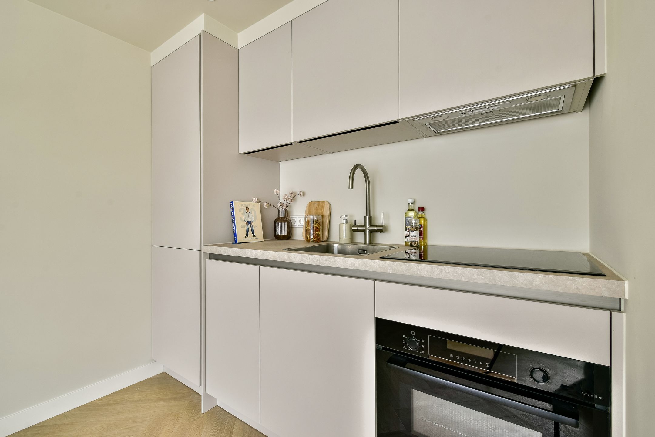 Photo 9 of Gerard Doustraat 74-5A