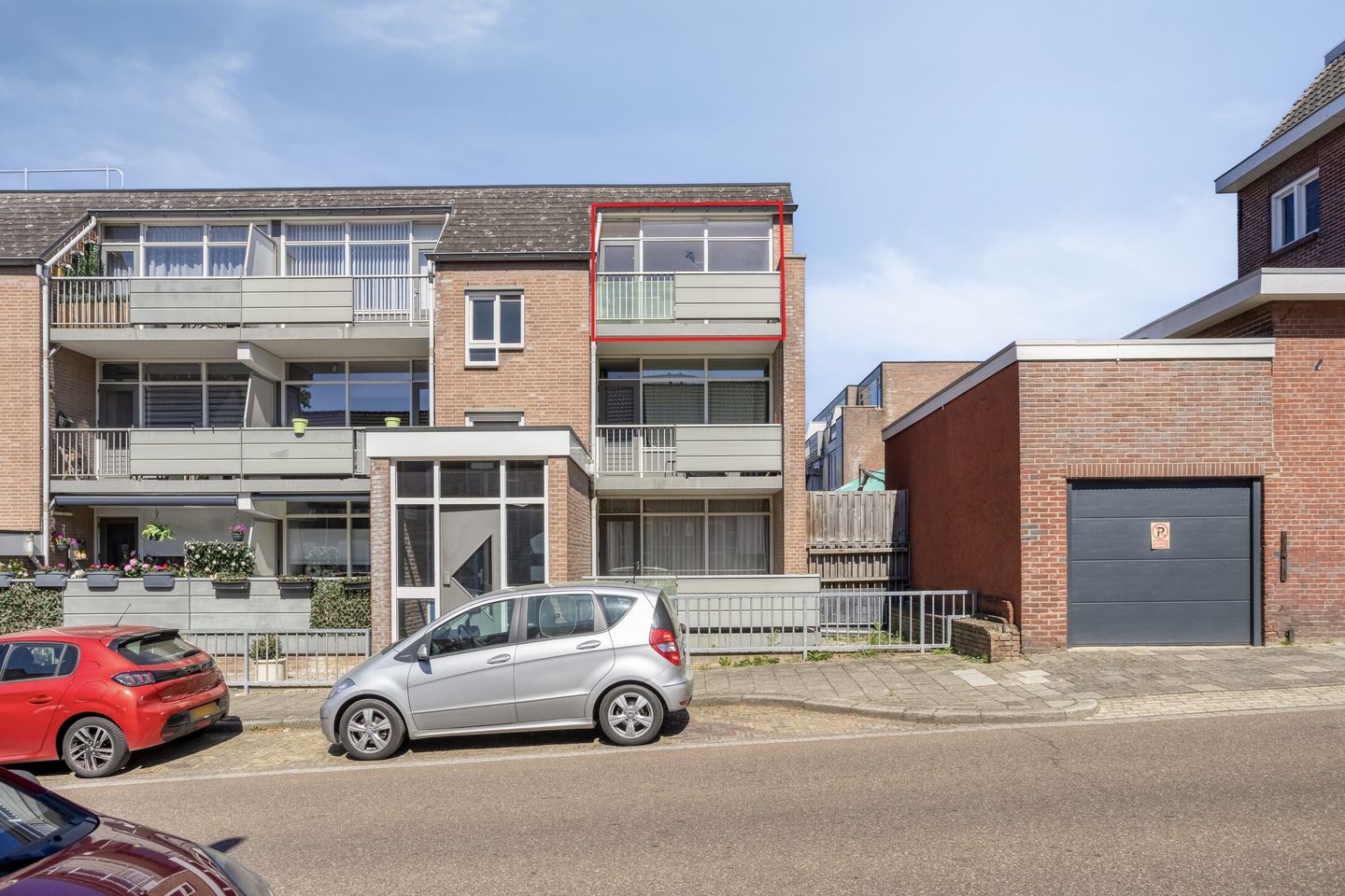 Foto 1 van Lokerstraat 11-B