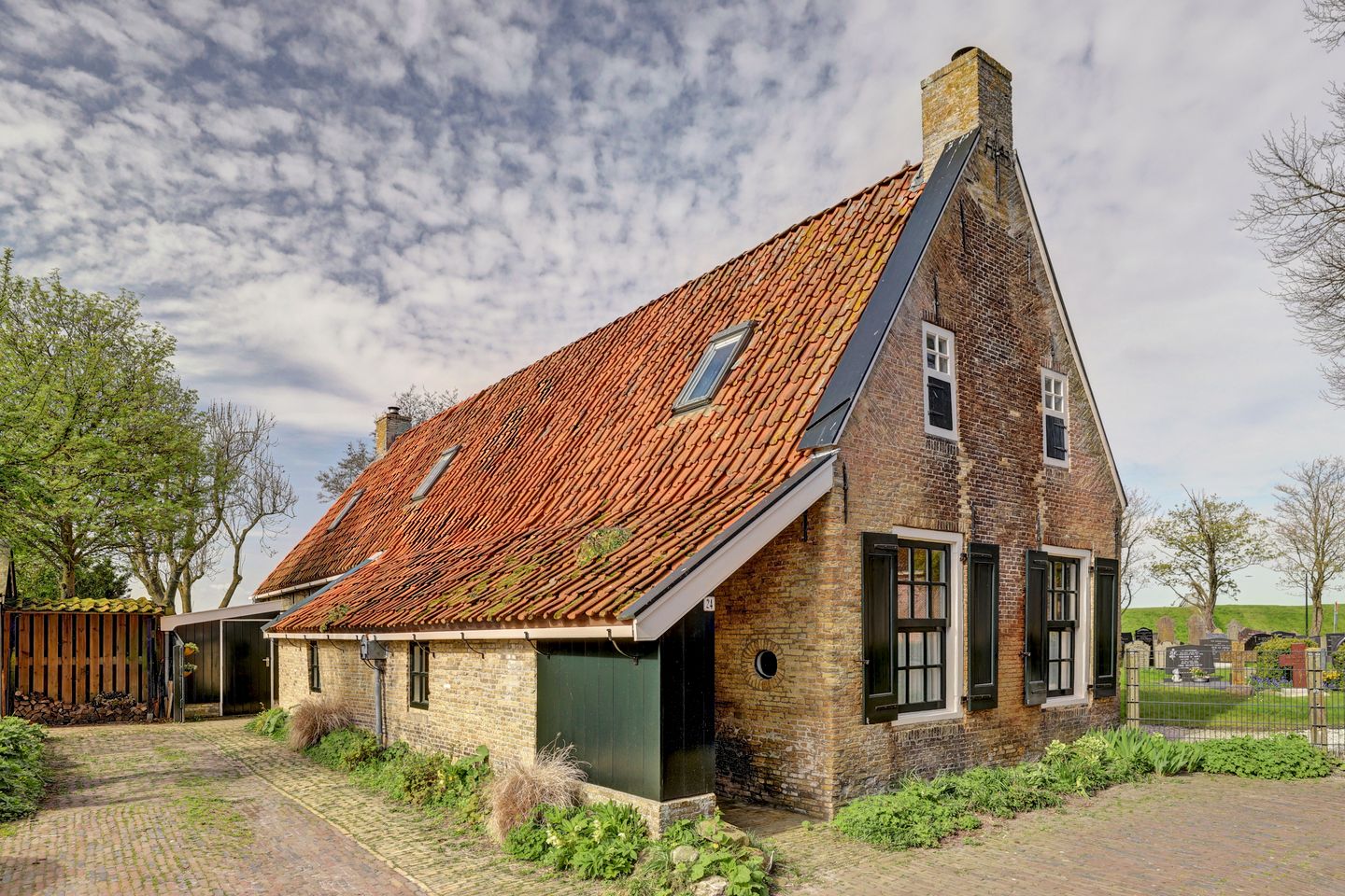 Photo 1 of Buren 24