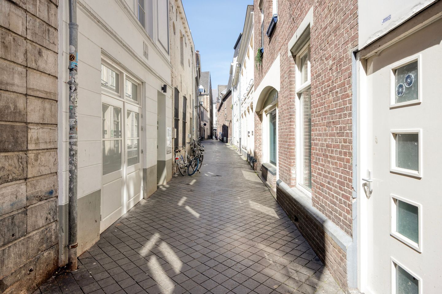 Photo 4 of Leliestraat 24-C01