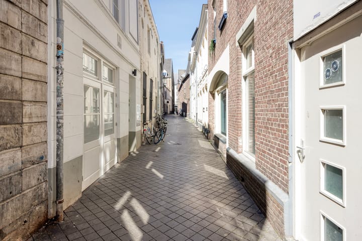 Foto 4 van Leliestraat 24-C01