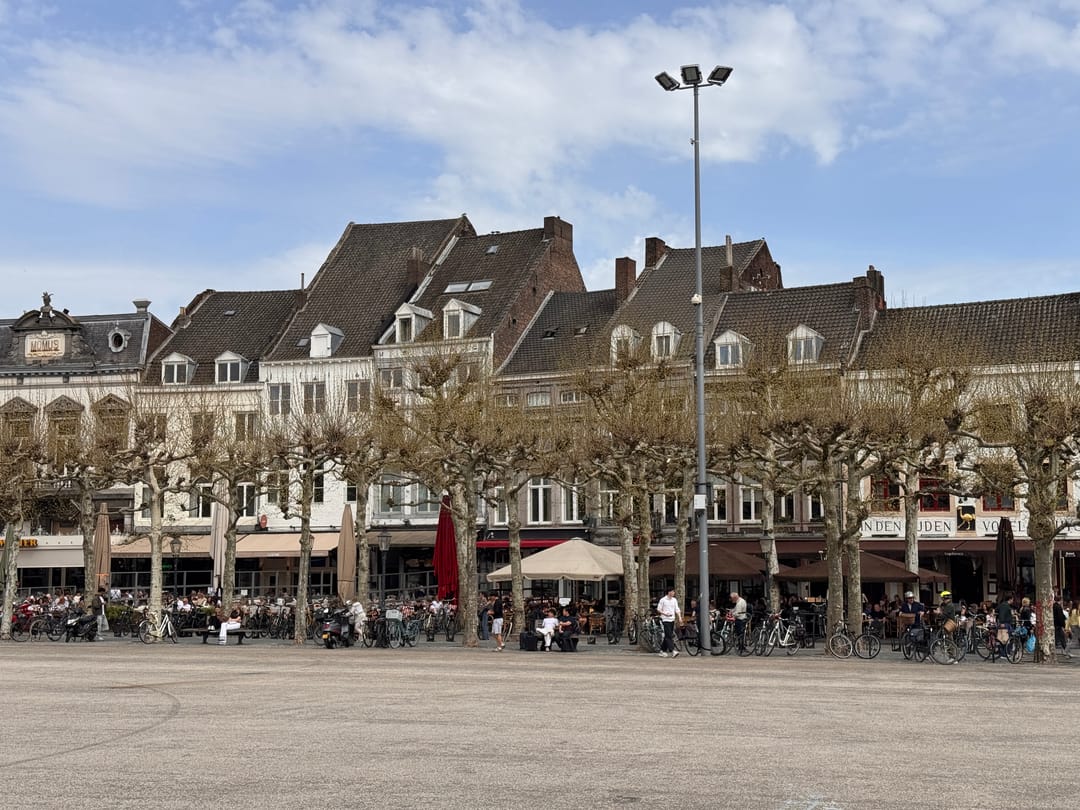 Photo 2 of Leliestraat 24-C01