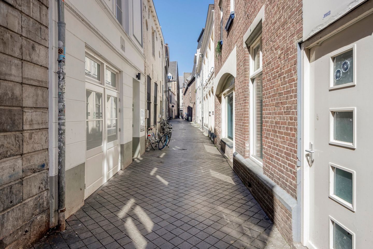 Foto 4 van Leliestraat 24-B03