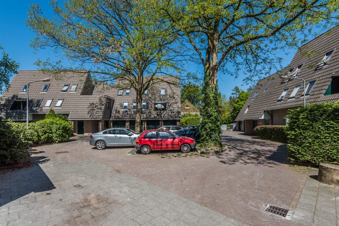 Photo 2 of Van der Lindenlaan 63