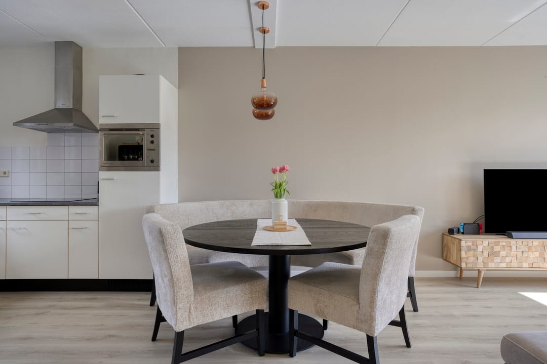 Spacious Modern Terraced House in Quiet Green Residential Area — 13