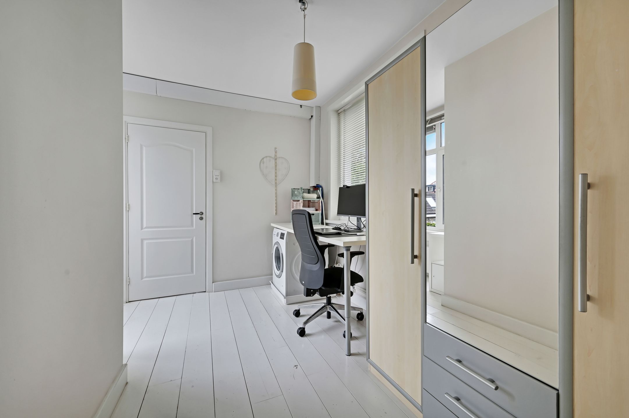 Photo 36 of Willemstraat 50