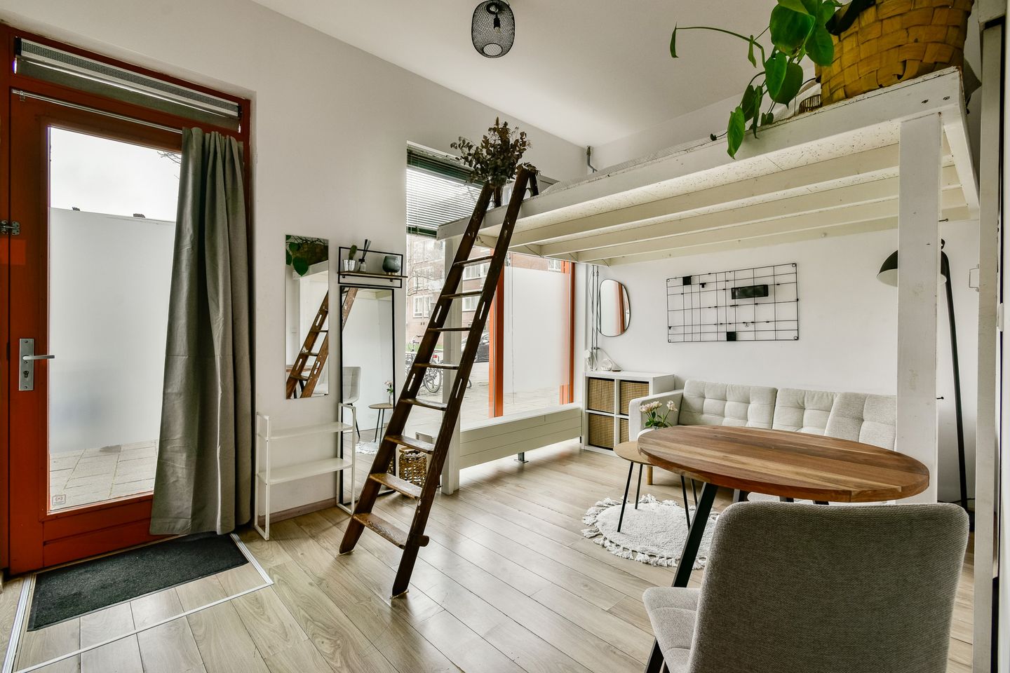 Photo 19 of Derkinderenstraat 134