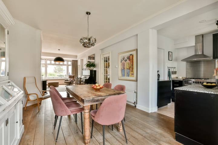 Tussenwoning te koop: Stationsplein 19, Zandvoort