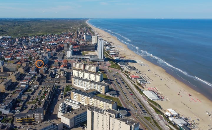 Tussenwoning te koop: Stationsplein 19, Zandvoort