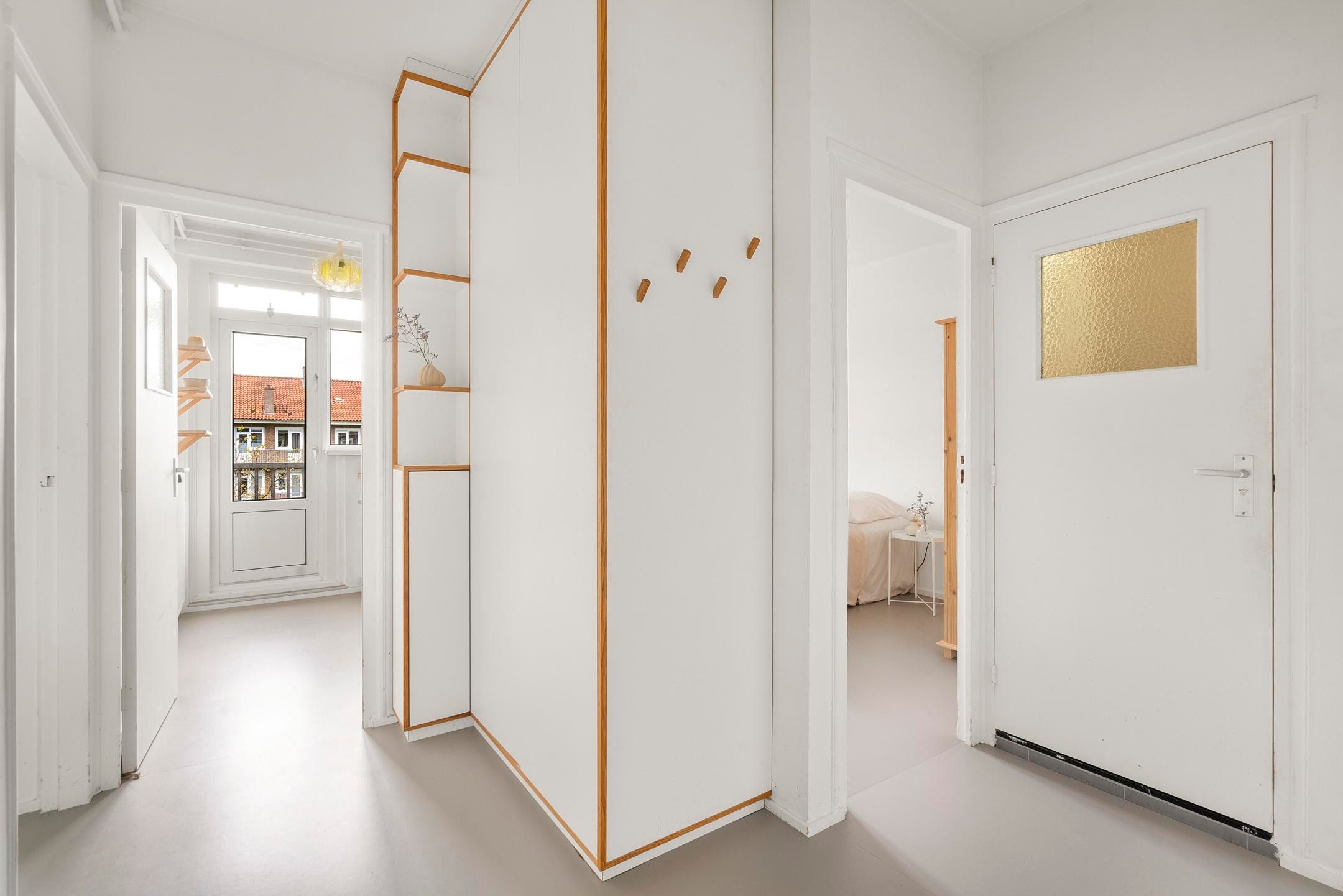 Photo 18 of Jacques Veltmanstraat 42-3