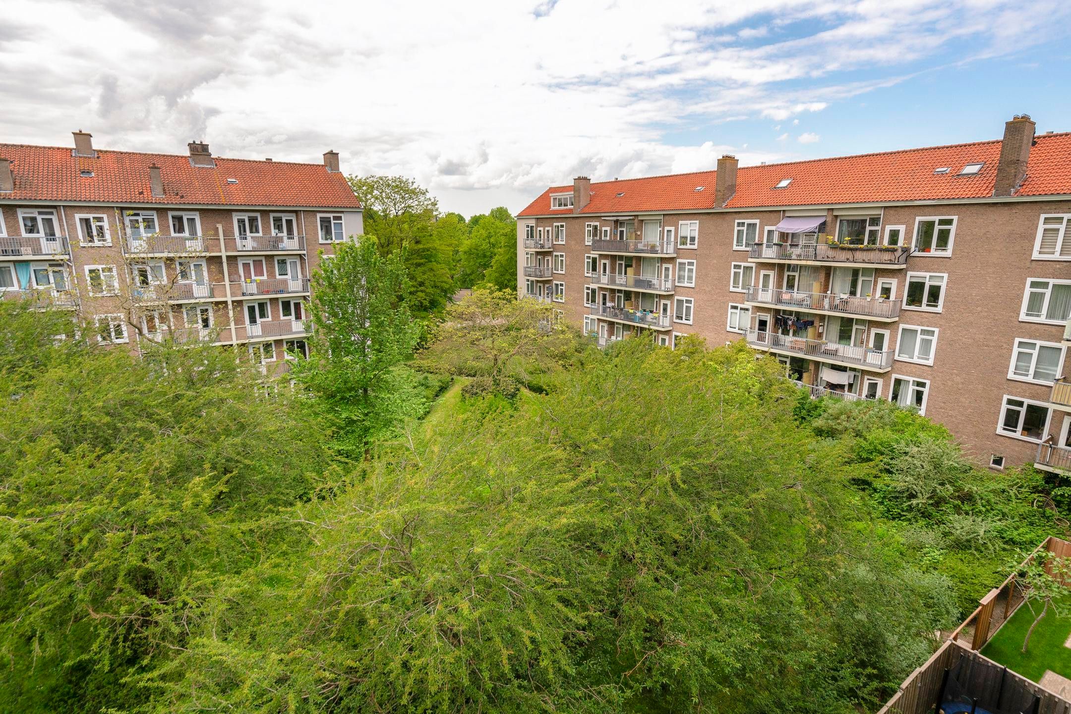 Photo 21 of Jacques Veltmanstraat 42-3