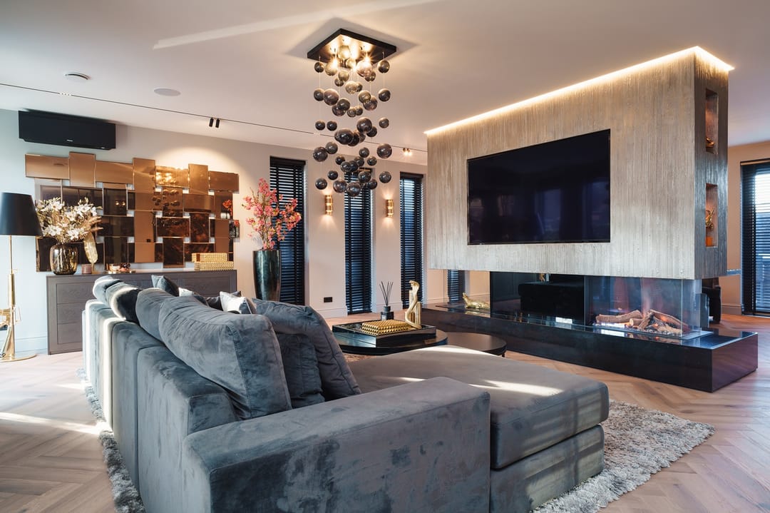 High-End Turn-Key Villa with Swimming Pool, Poolhouse and Private Bar — 22