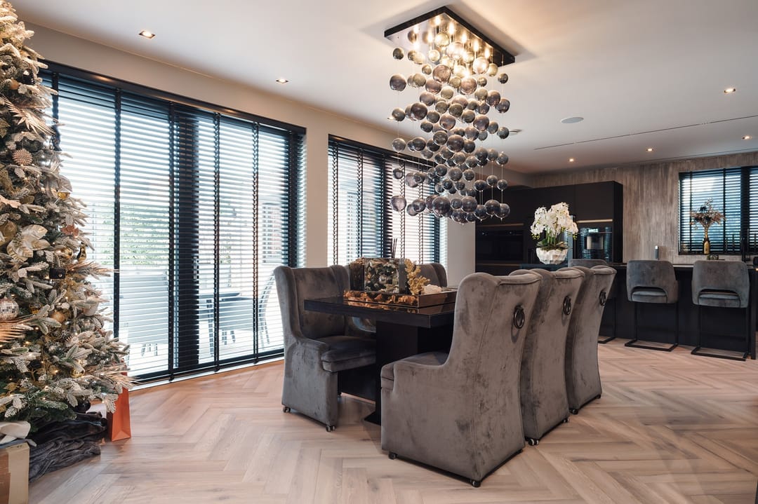 High-End Turn-Key Villa with Swimming Pool, Poolhouse and Private Bar — 31
