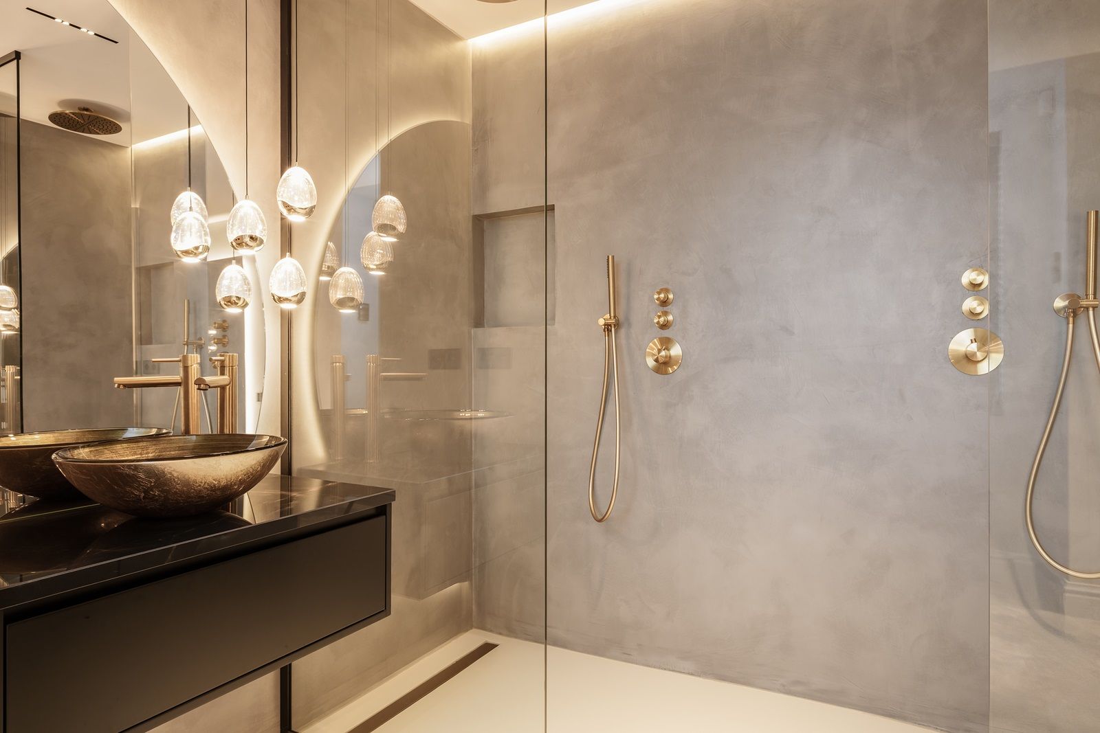 High-End Turn-Key Villa with Swimming Pool, Poolhouse and Private Bar — 48