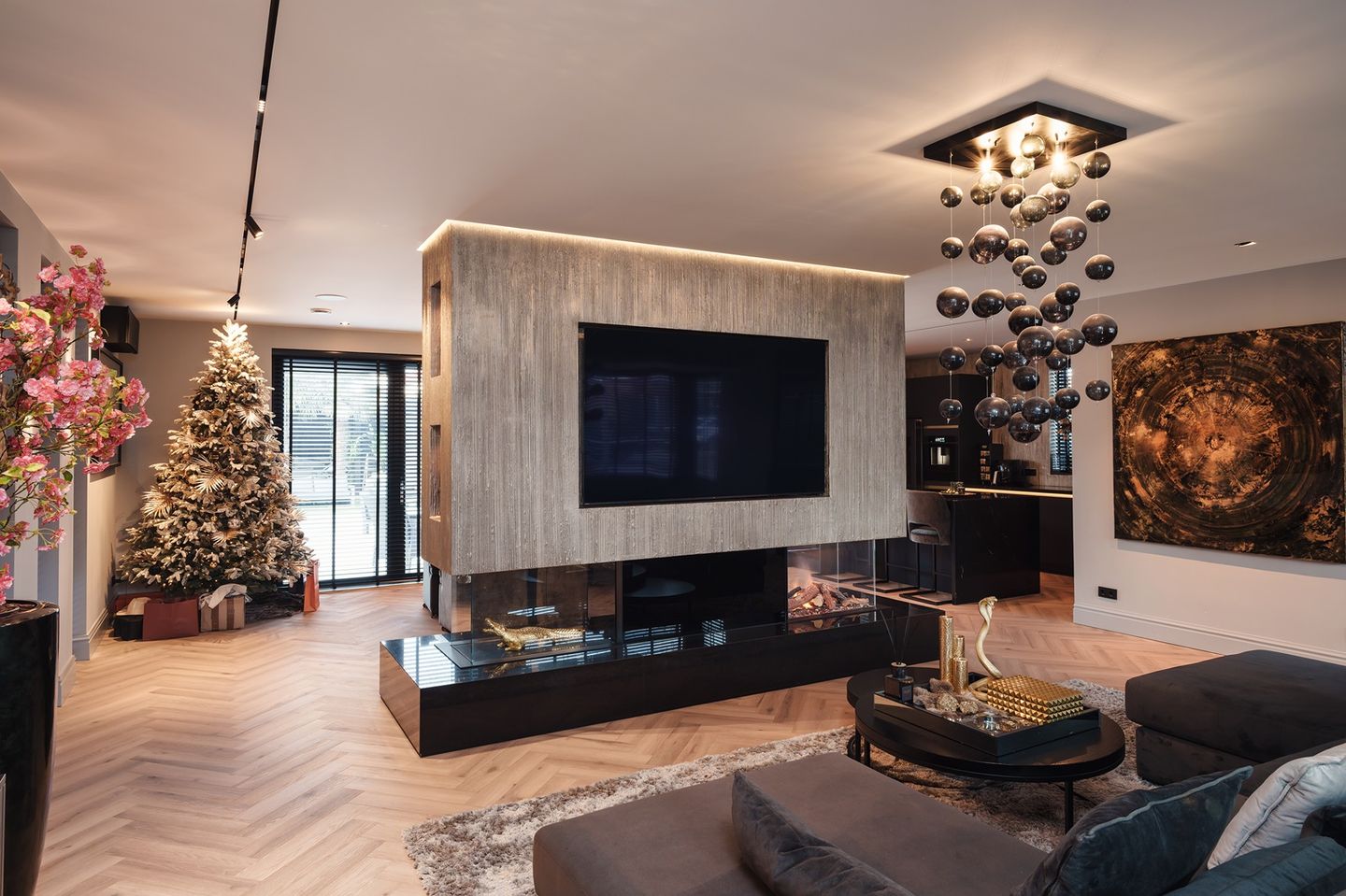 High-End Turn-Key Villa with Swimming Pool, Poolhouse and Private Bar — 19
