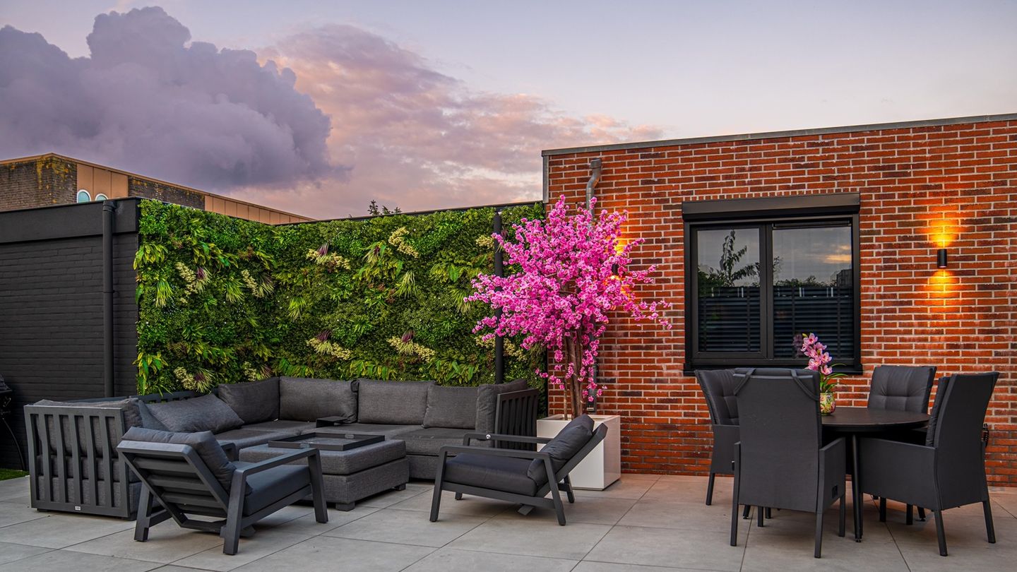High-End Turn-Key Villa with Swimming Pool, Poolhouse and Private Bar — 10