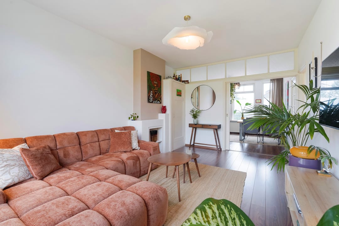 Bright Apartment with South-Facing Balcony in Central Rotterdam — 22
