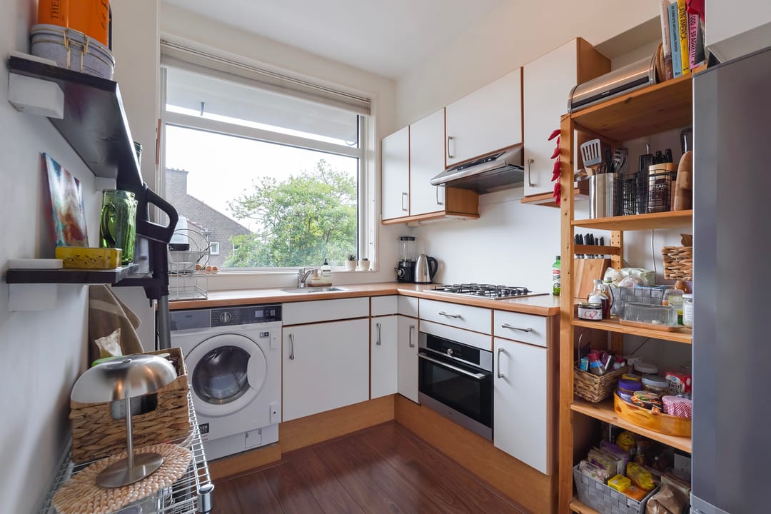 Bright Apartment with South-Facing Balcony in Central Rotterdam — 32