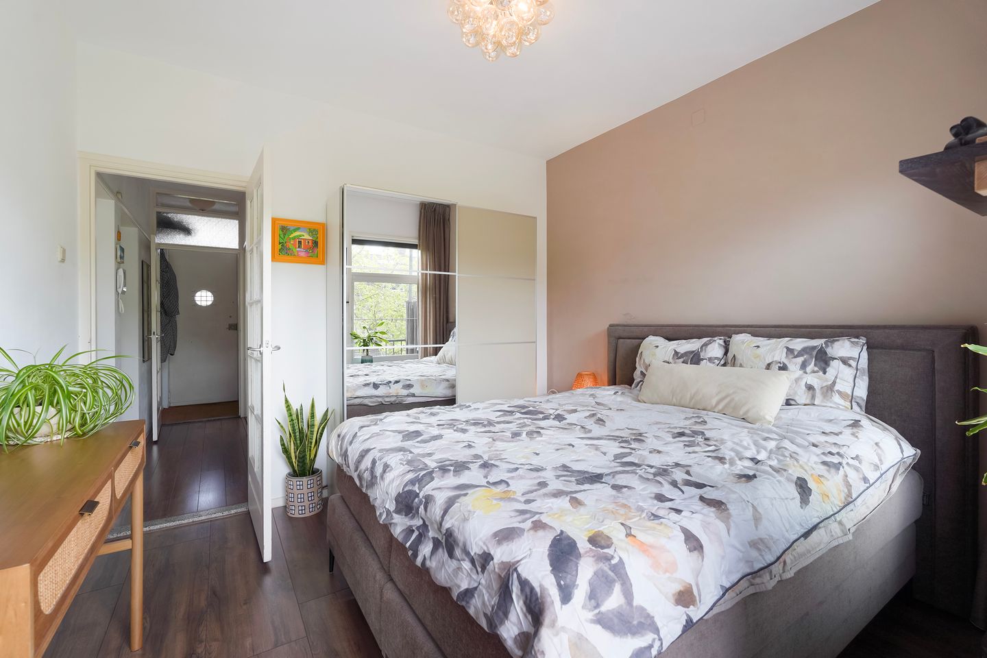 Bright Apartment with South-Facing Balcony in Central Rotterdam — 35