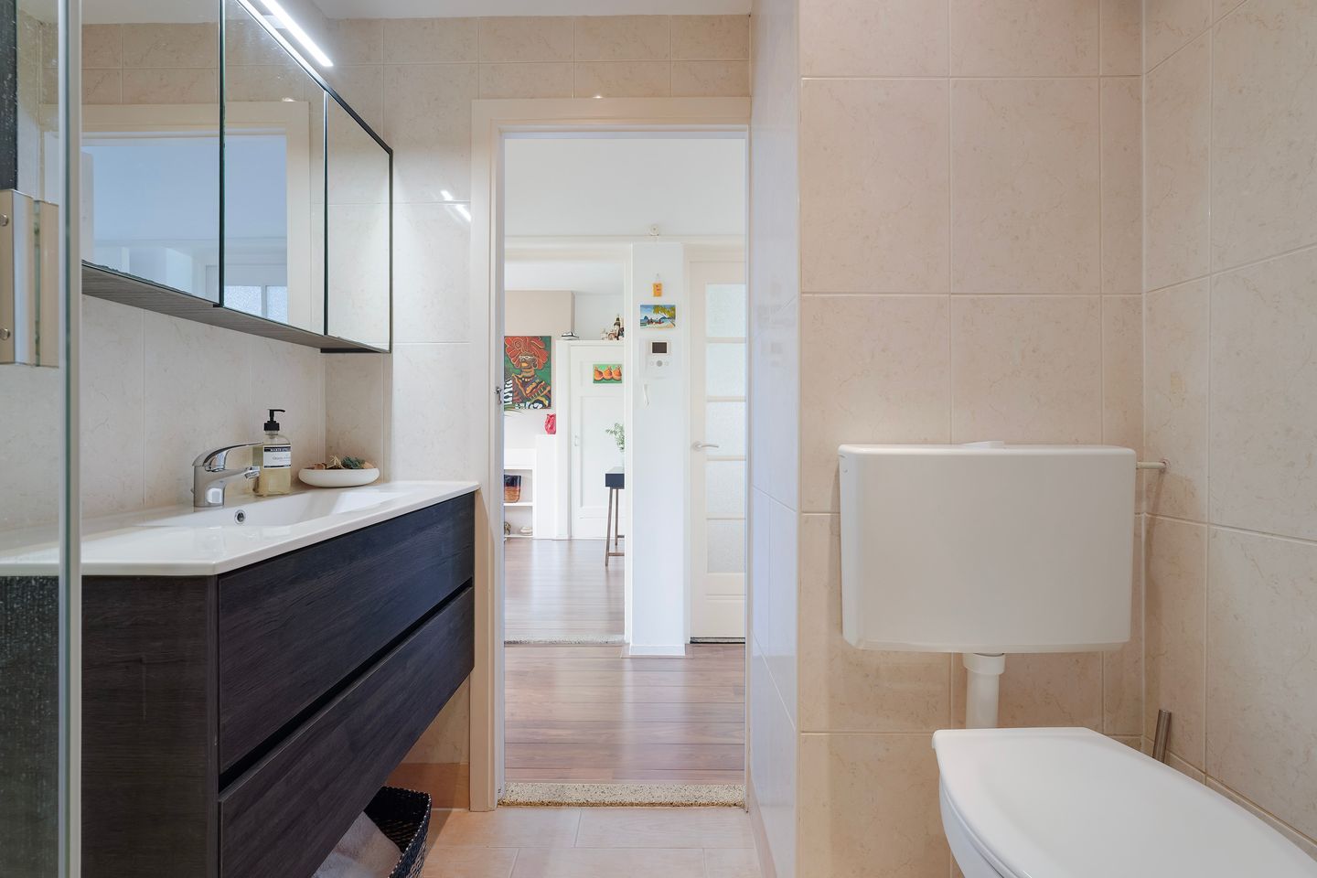 Bright Apartment with South-Facing Balcony in Central Rotterdam — 40