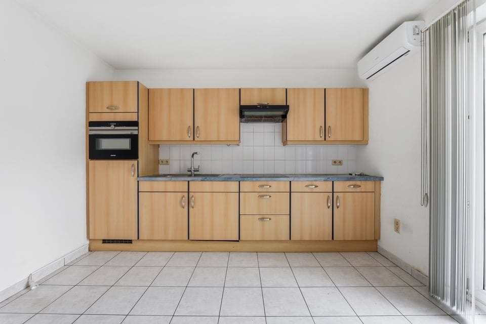 Well-maintained terraced home with 3 bedrooms, garage and garden in Riemst — 17