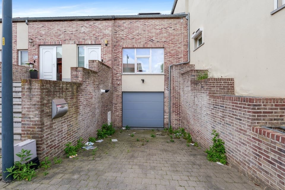 Well-maintained terraced home with 3 bedrooms, garage and garden in Riemst — 8