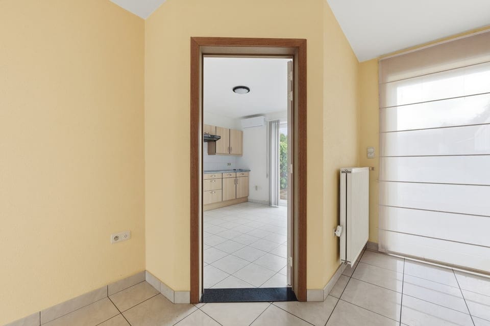 Well-maintained terraced home with 3 bedrooms, garage and garden in Riemst — 15