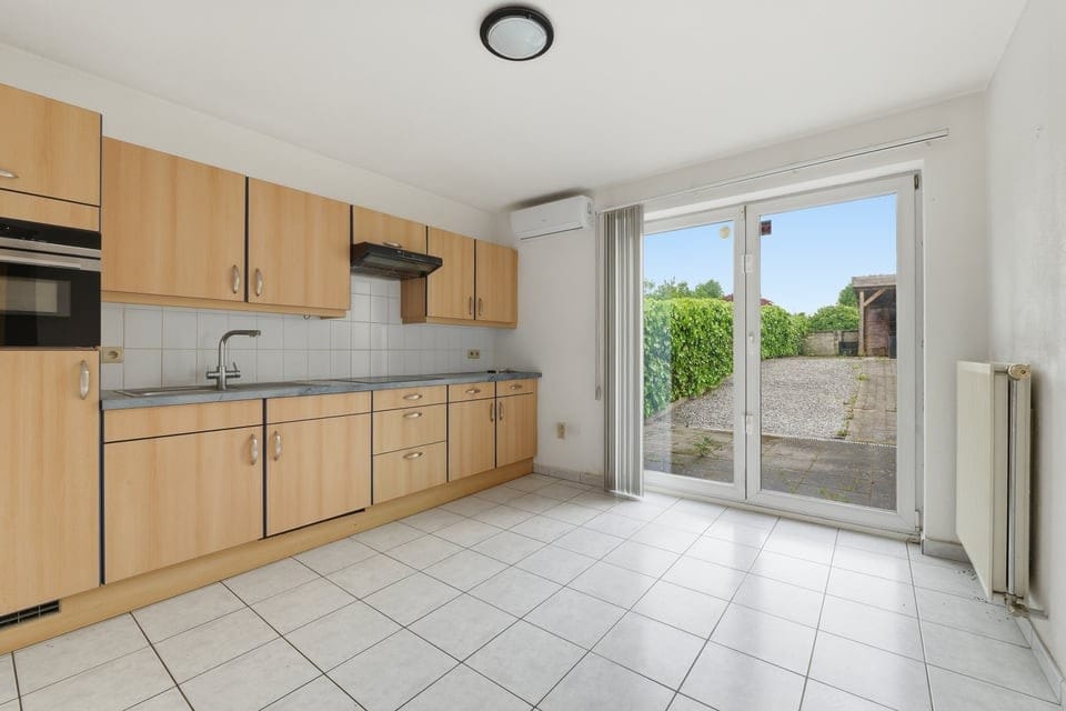 Well-maintained terraced home with 3 bedrooms, garage and garden in Riemst — 16