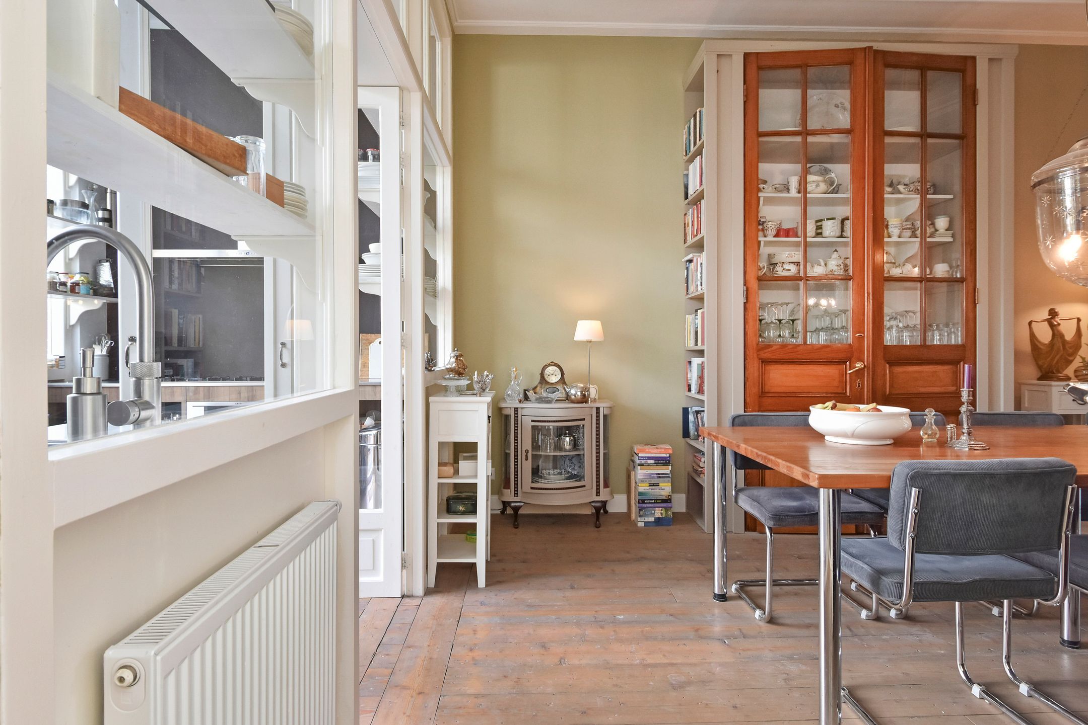Exceptional 5-story townhouse in prestigious Duinoord with rental income potential — 12