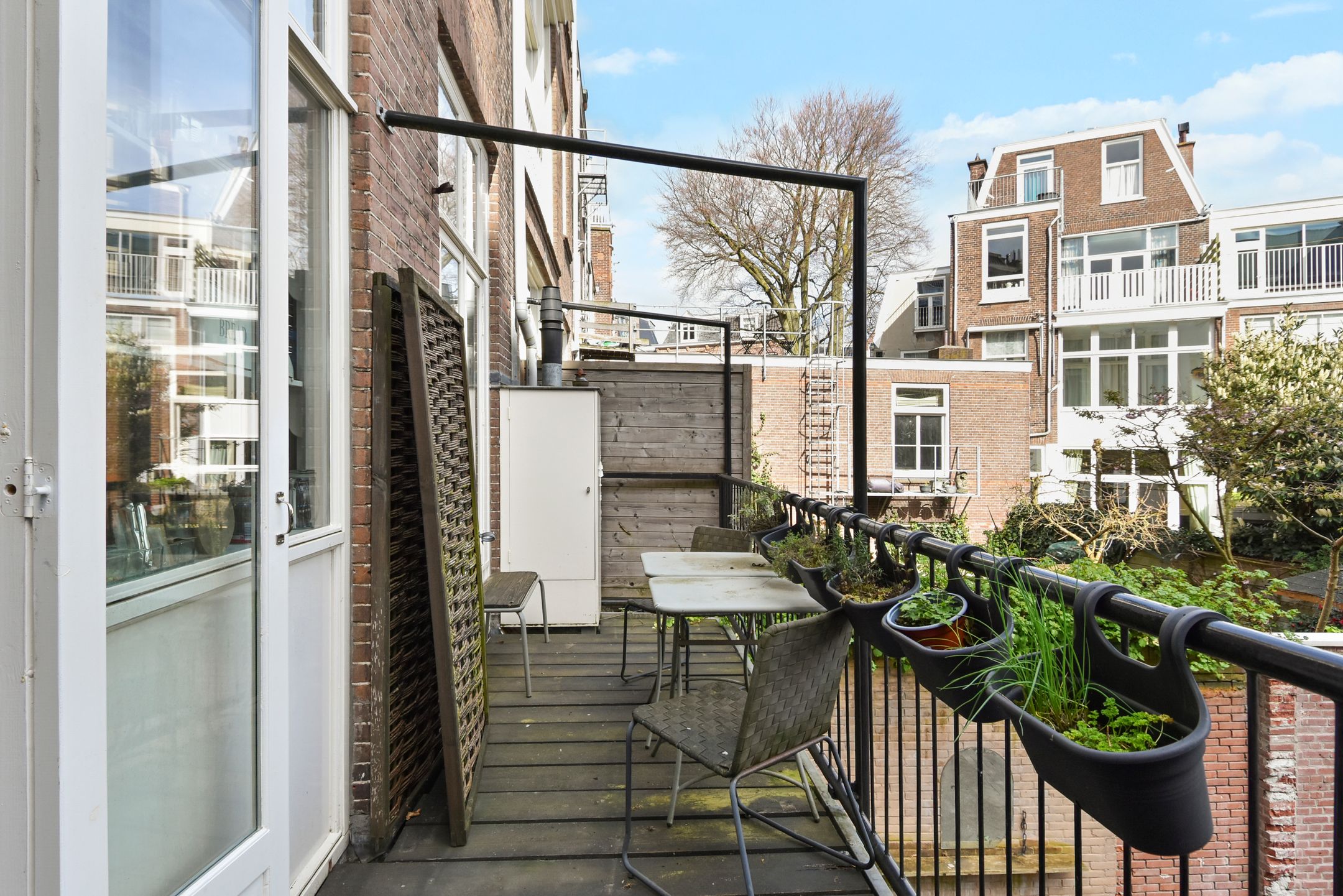 Exceptional 5-story townhouse in prestigious Duinoord with rental income potential — 24