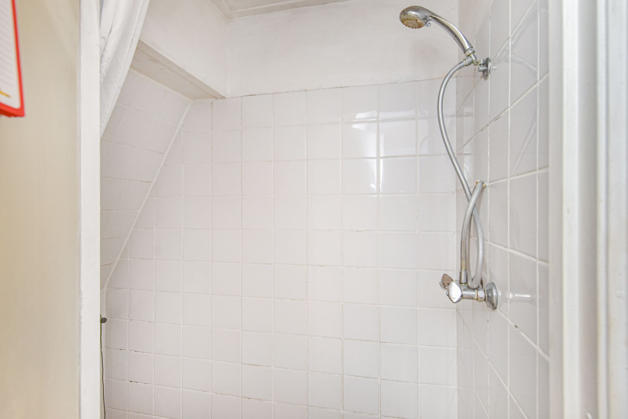 Exceptional 5-story townhouse in prestigious Duinoord with rental income potential — 90