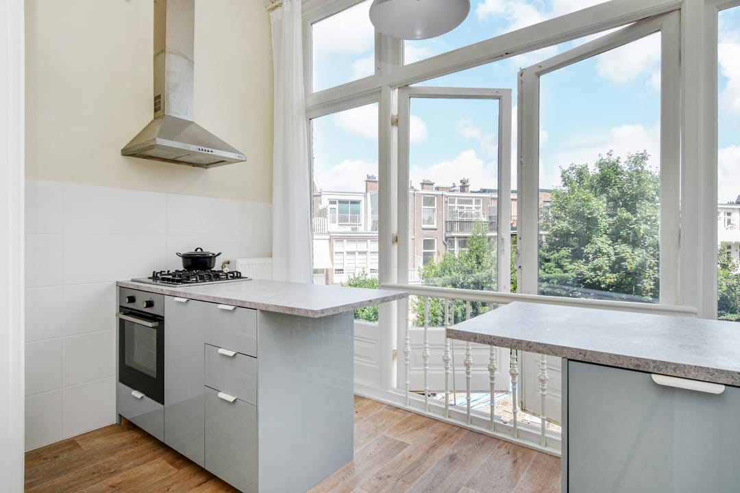 Exceptional 5-story townhouse in prestigious Duinoord with rental income potential — 56