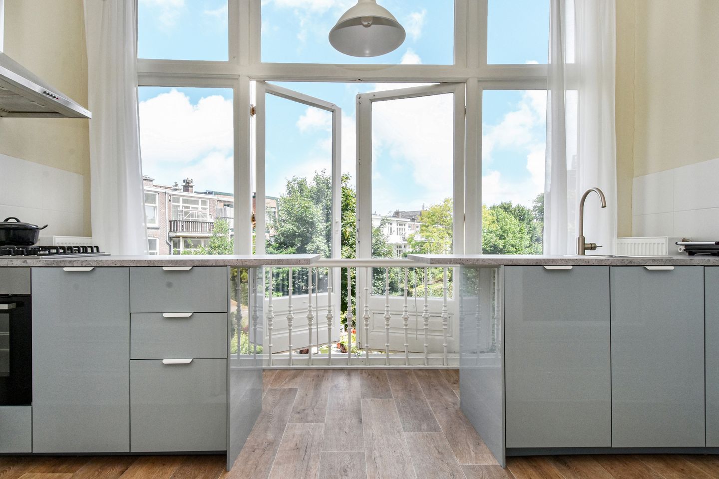 Exceptional 5-story townhouse in prestigious Duinoord with rental income potential — 55