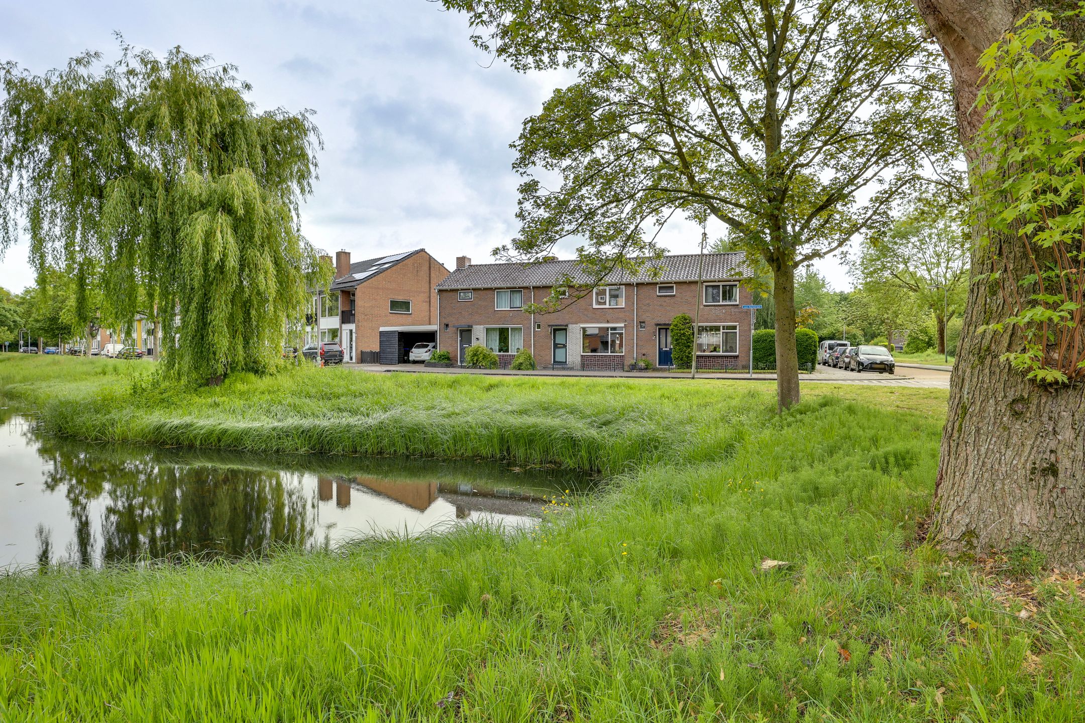 Van Hallstraat 2 