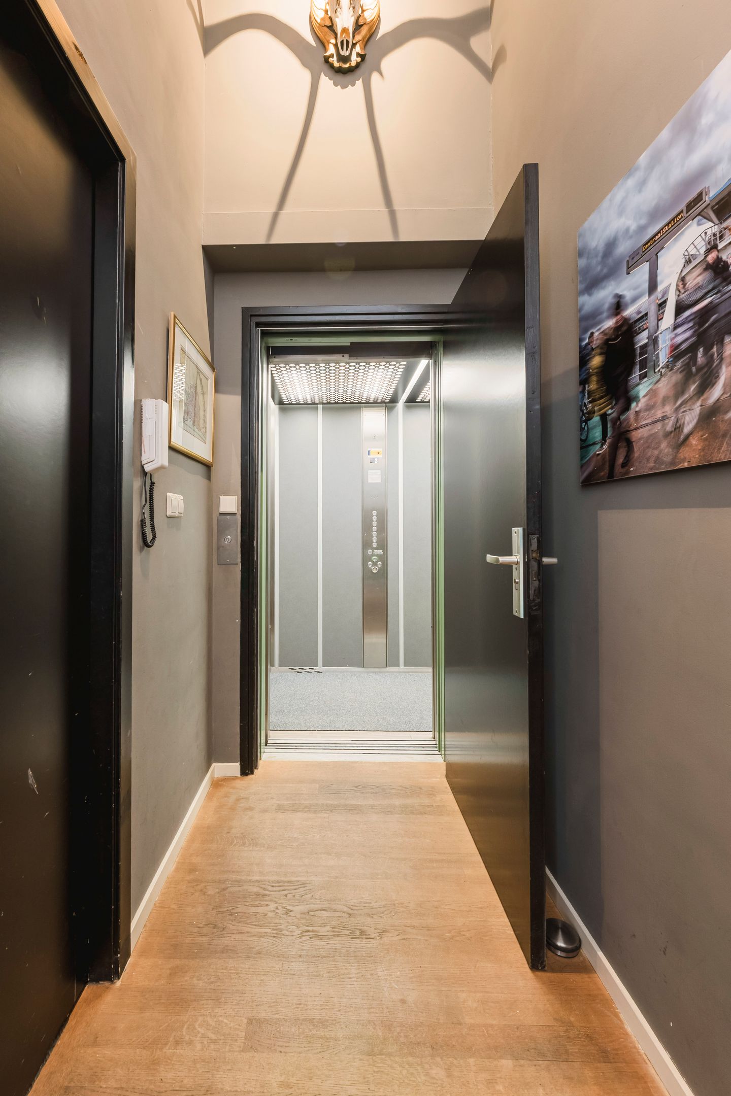 Photo 35 of Planciusstraat 17-E