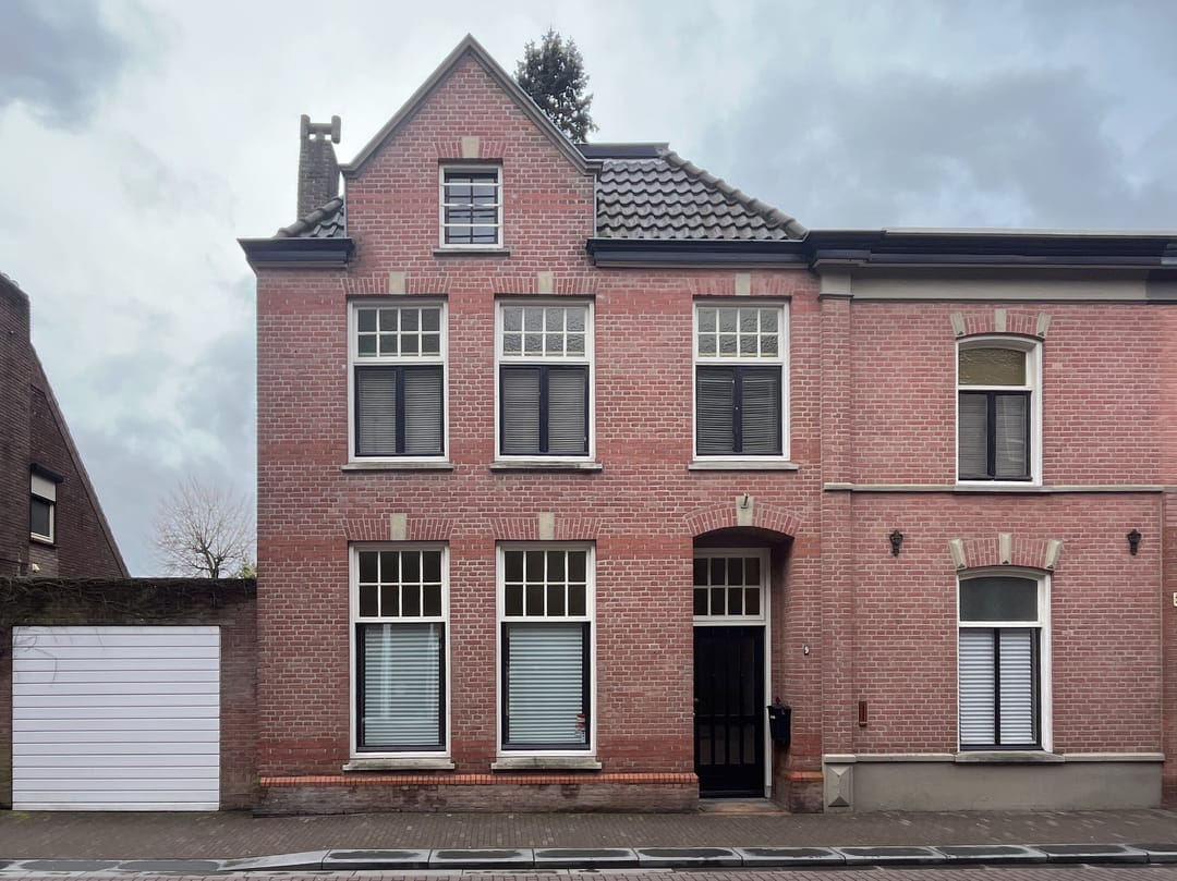 Photo 2 of Burgemeester Wijnenstraat 9