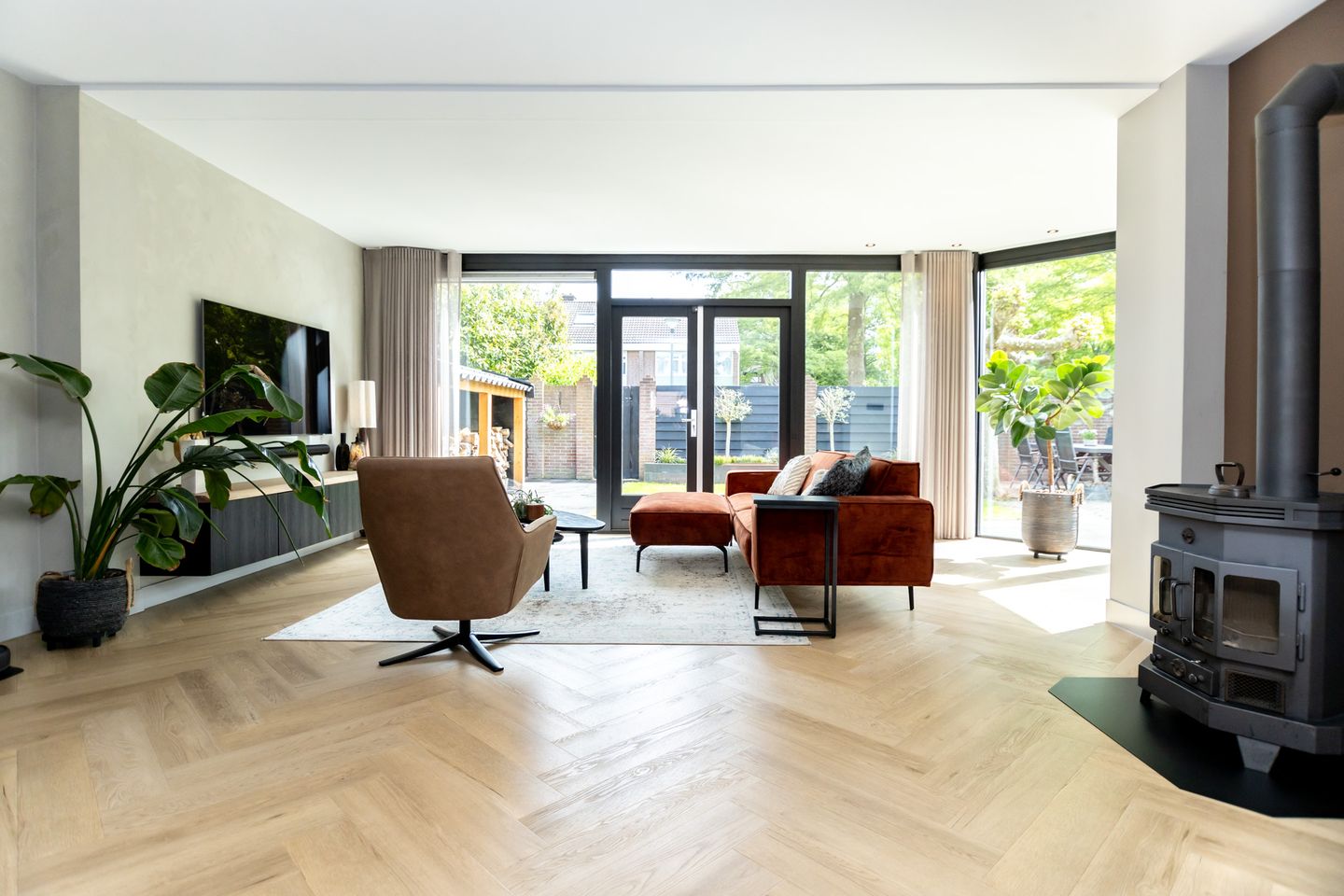 Fully renovated corner house with five bedrooms and energy label A near Hoorn — 25