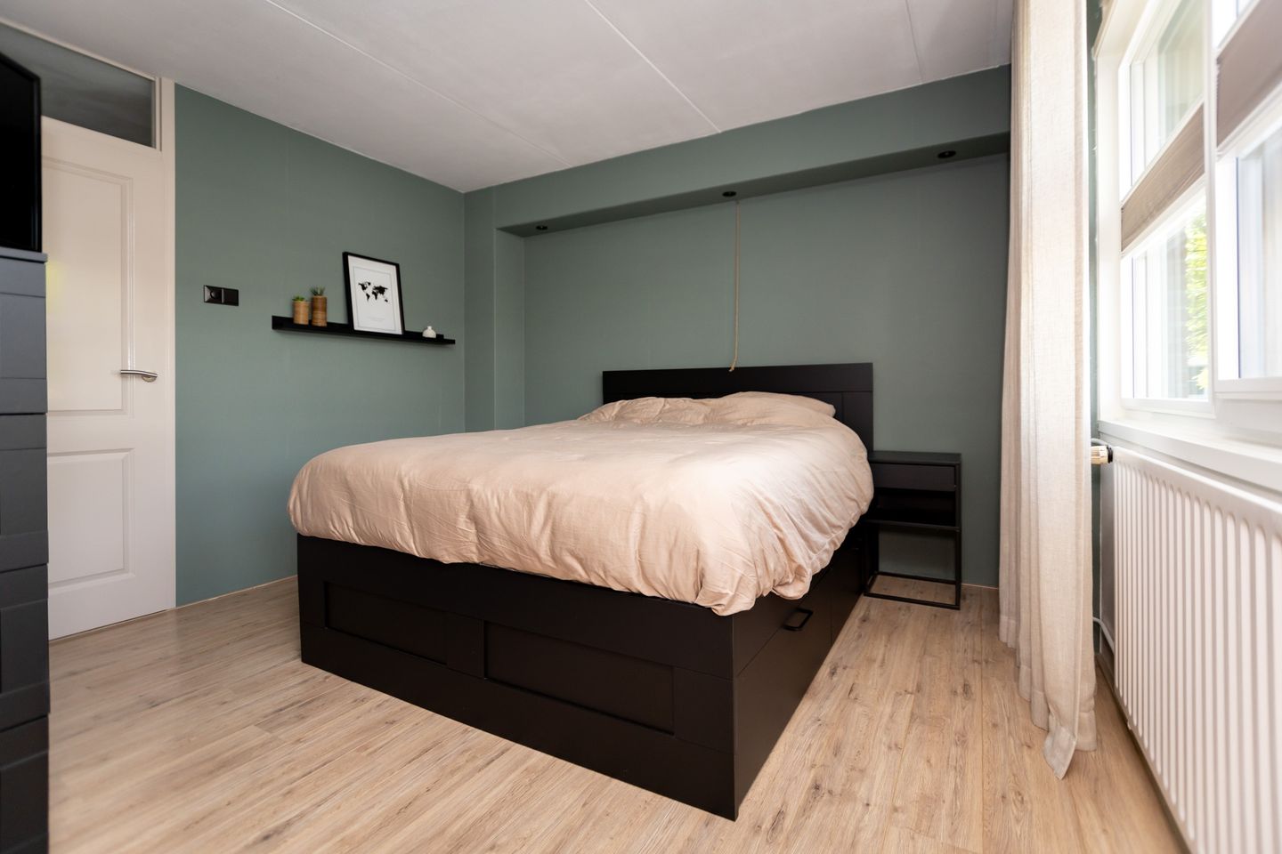 Fully renovated corner house with five bedrooms and energy label A near Hoorn — 34