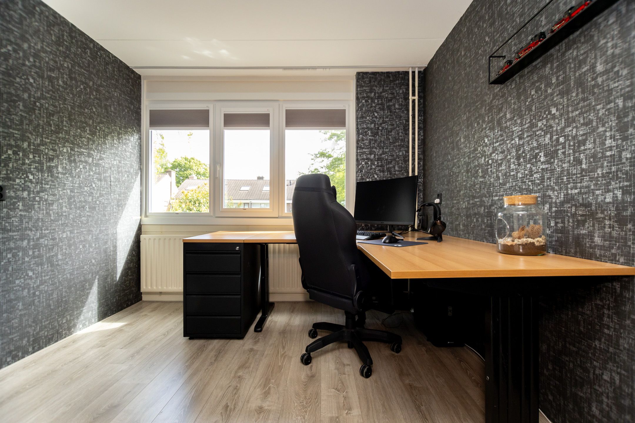 Fully renovated corner house with five bedrooms and energy label A near Hoorn — 36