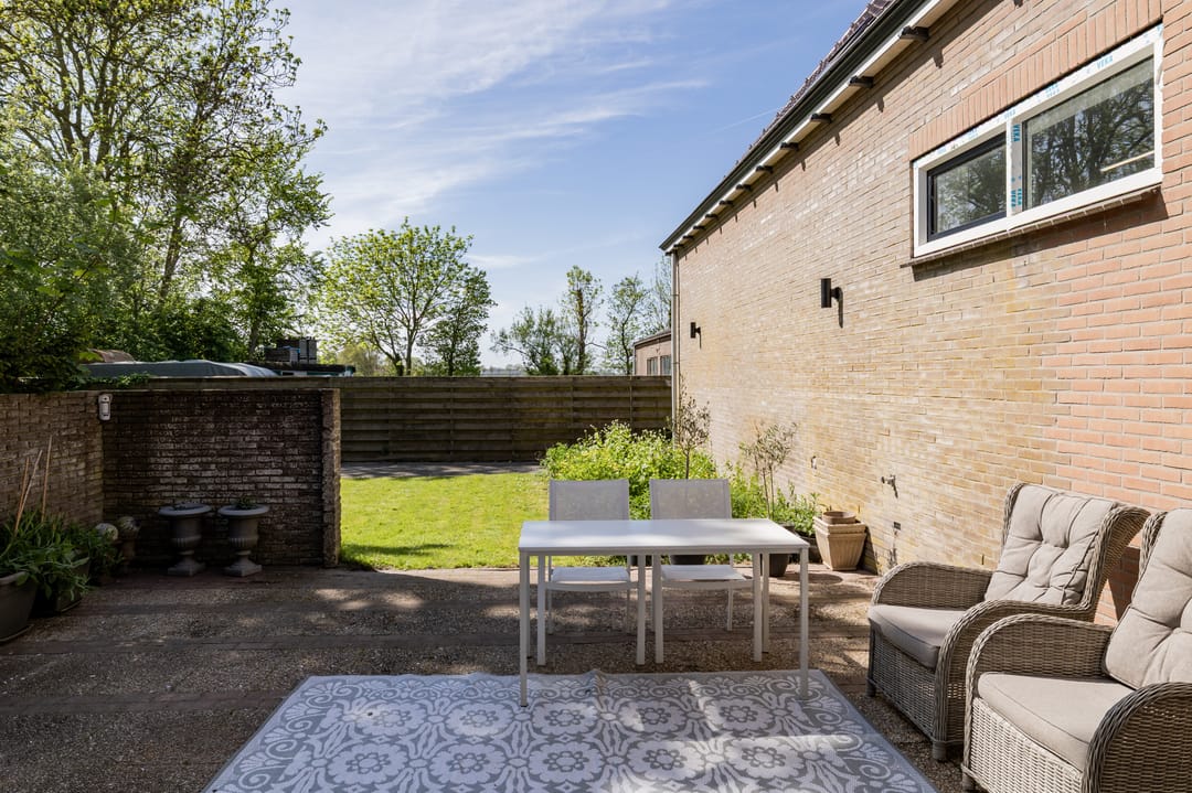 Spacious 1920s Detached Estate with Business Potential and Large Garden in Dirkshorn — 16