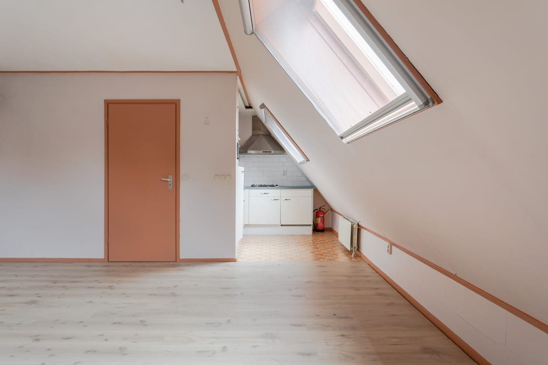 Spacious 1920s Detached Estate with Business Potential and Large Garden in Dirkshorn — 23