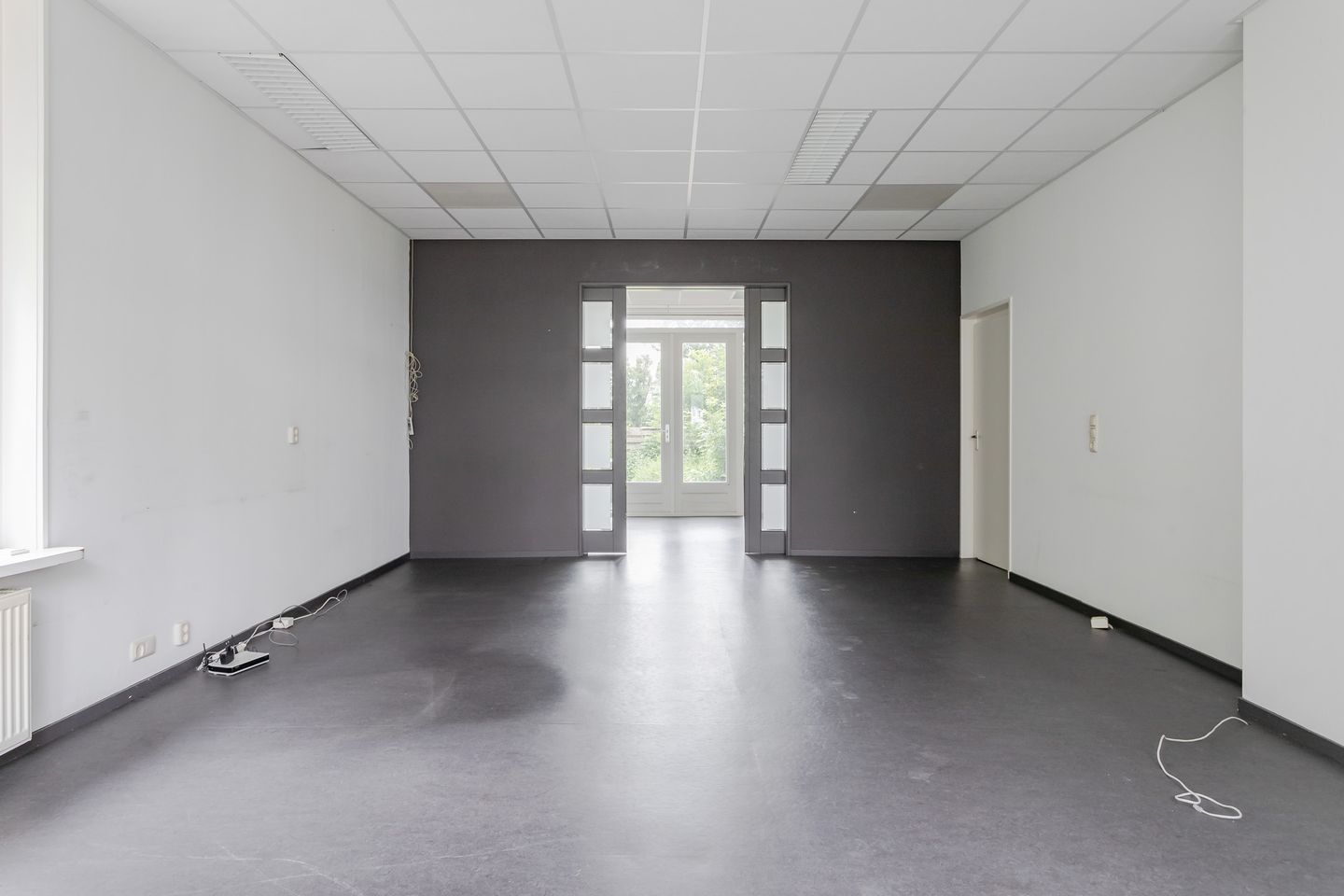 Spacious 1920s Detached Estate with Business Potential and Large Garden in Dirkshorn — 14