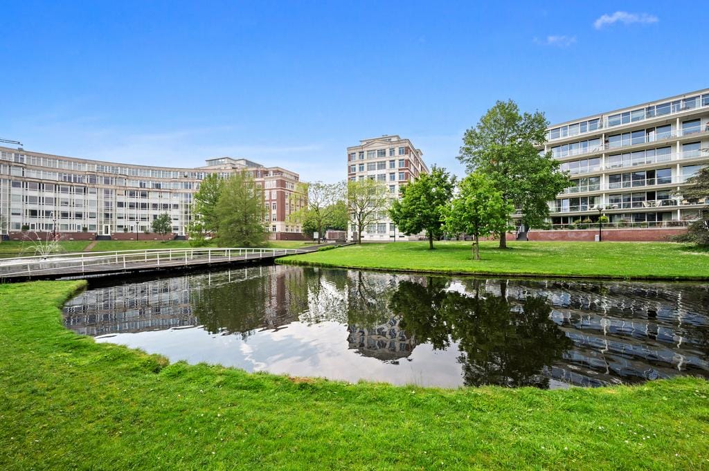 Photo 31 of Burgemeester De Monchyplein 220
