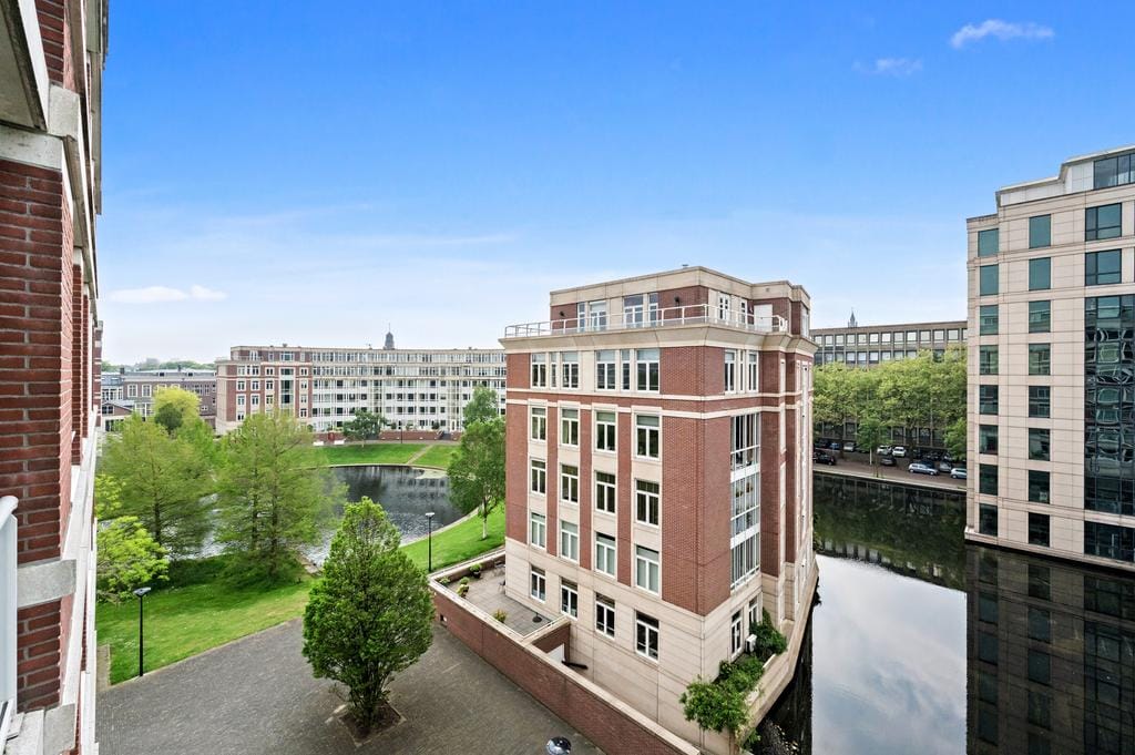 Photo 35 of Burgemeester De Monchyplein 220