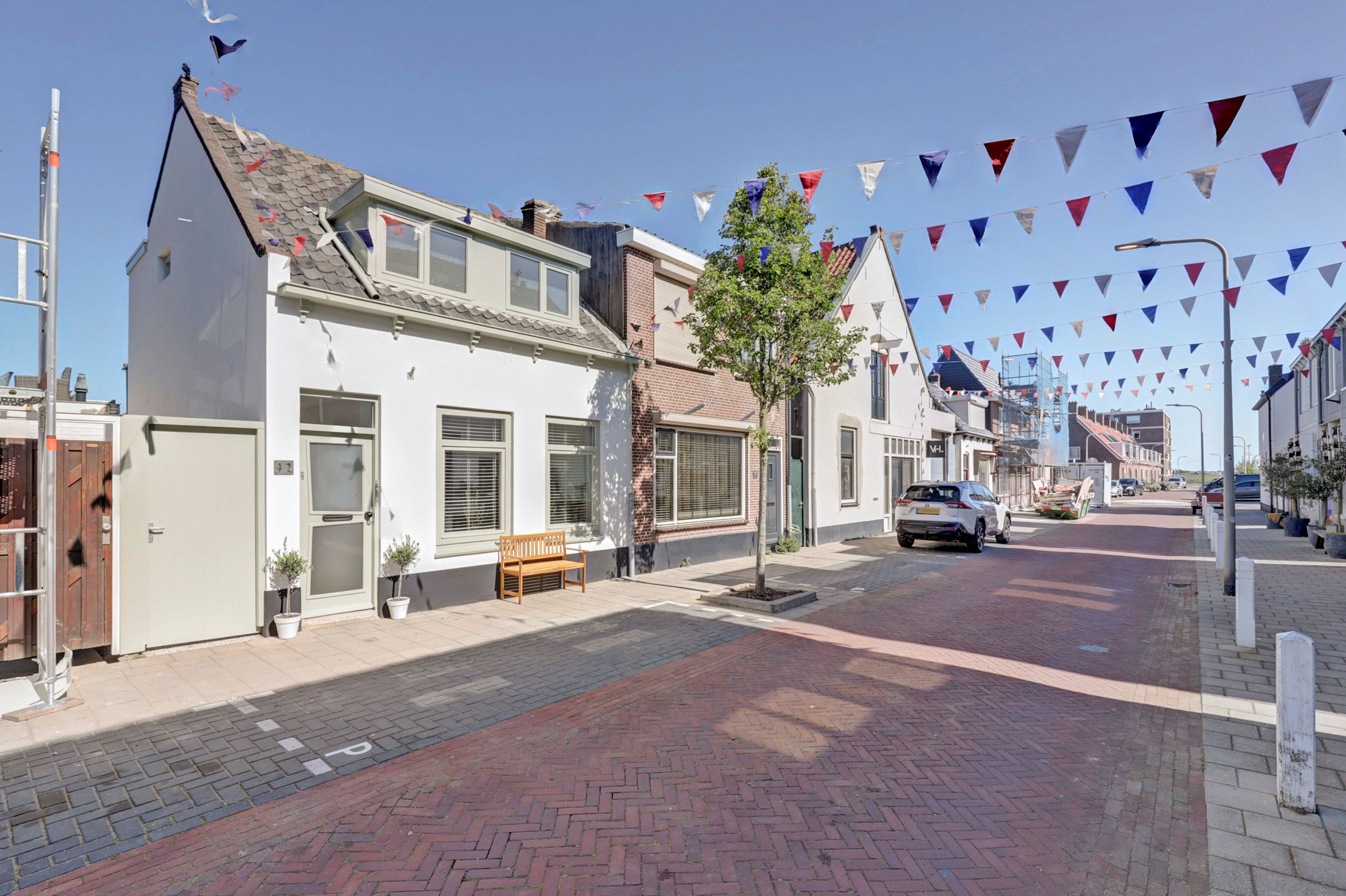 Mr. D. Donker Curtiusstraat 42 