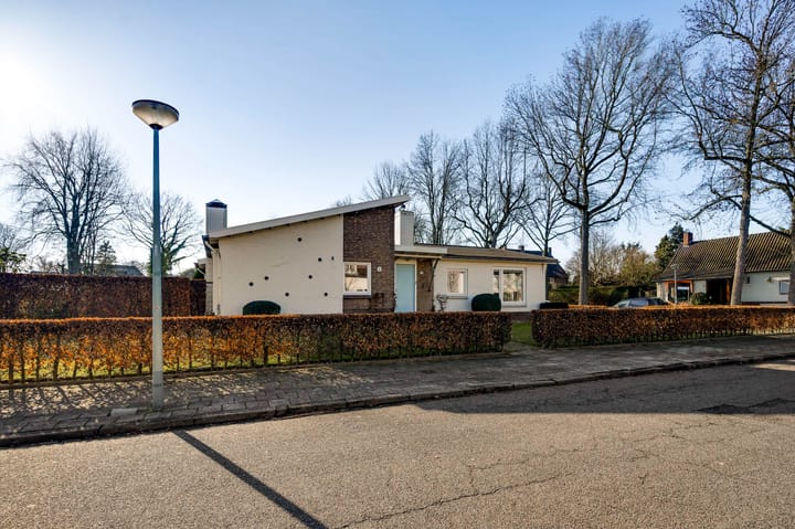 Vrijstaande woning te koop: Hambeek 13, Roermond