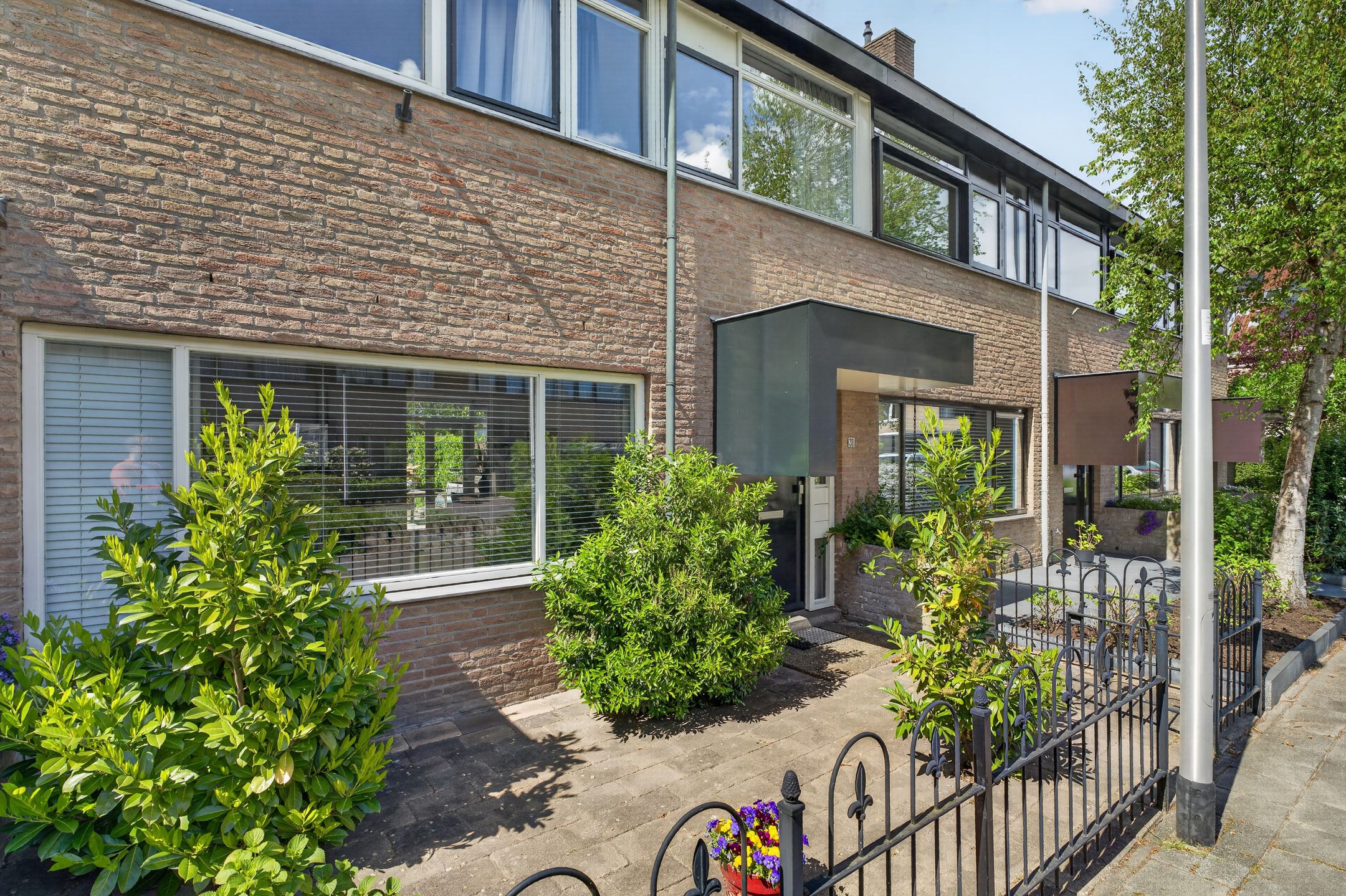 Burg de Zeeuwstraat 104 Numansdorp