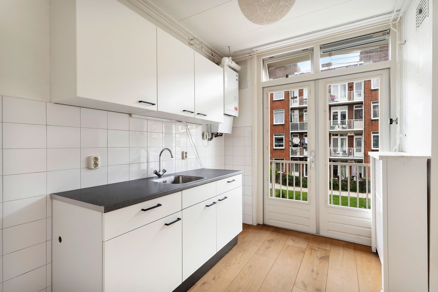 Photo 14 of Moerdijkstraat 19-1